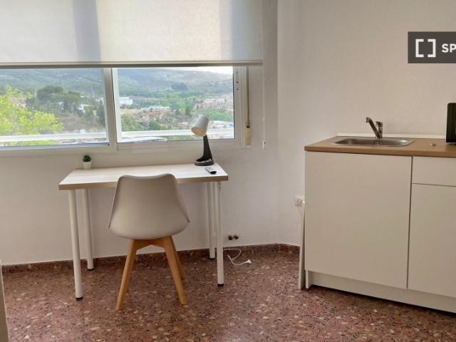 Habitación en piso compartido de 4 habitaciones en Alcoy, Alicante