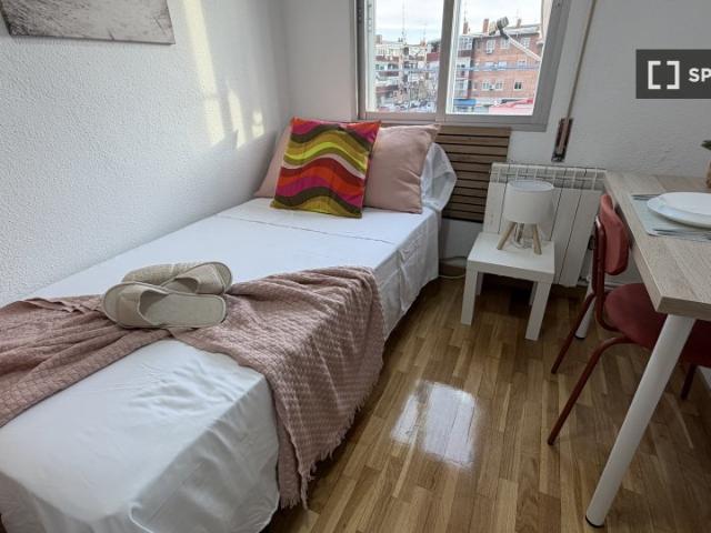 Habitación en piso compartido de 4 habitaciones en alquiler, Vallecas, Madrid