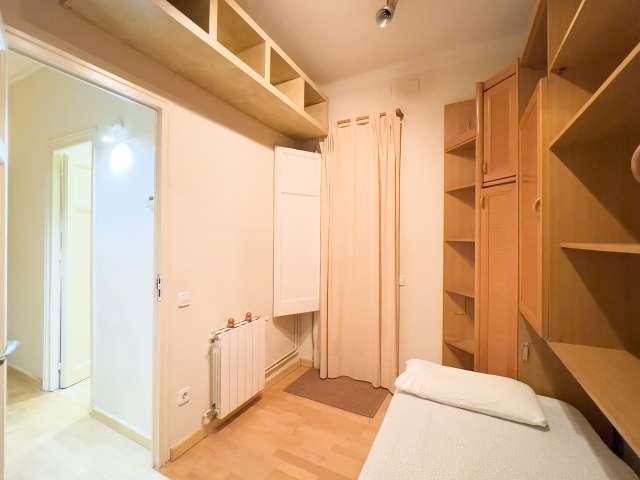 Habitación en piso compartido de 4 habitaciones en alquiler en Barcelona