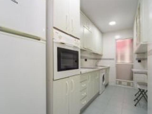 Habitación en piso compartido de 4 habitaciones en alquiler en Camino de Ronda, Granada. Se admiten