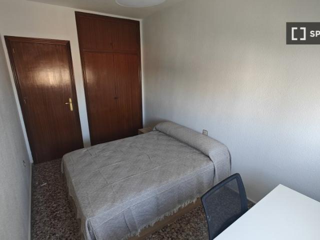 Habitación en piso compartido de 4 habitaciones en alquiler en Cartagena