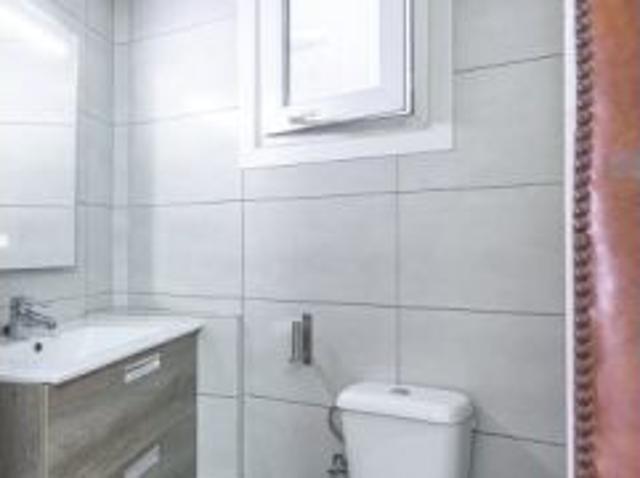 Habitación en piso compartido de 4 habitaciones en alquiler en El Raval