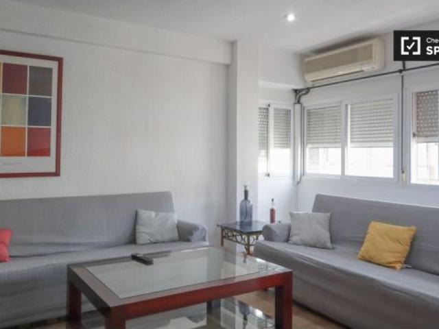 Habitación en piso compartido de 4 habitaciones en alquiler en Fontarrón, ideal para profesionales y