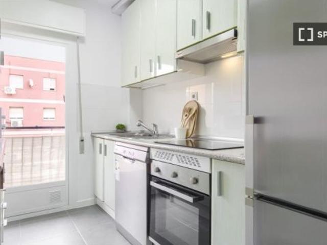 Habitación en piso compartido de 4 habitaciones en alquiler en Getafe, Madrid
