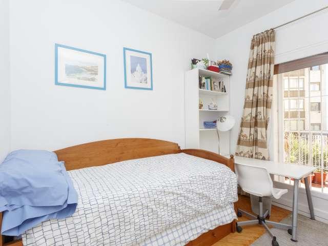 Habitación en piso compartido de 4 habitaciones en alquiler en Hispanoamérica