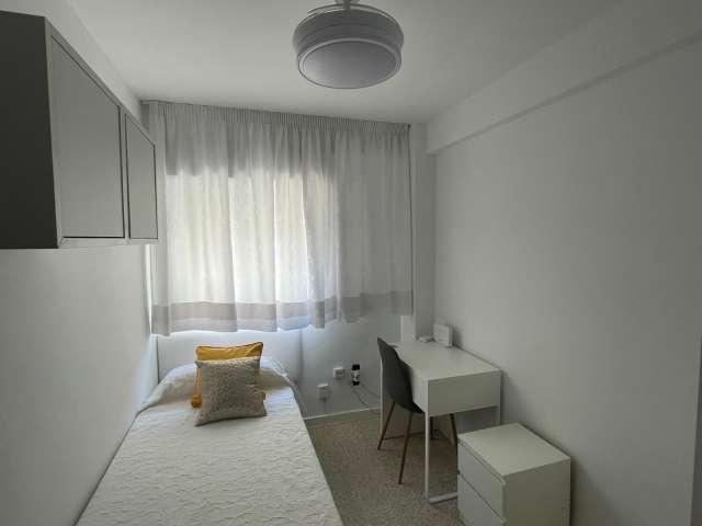 Habitación en piso compartido de 4 habitaciones en alquiler en Jardín de Málaga