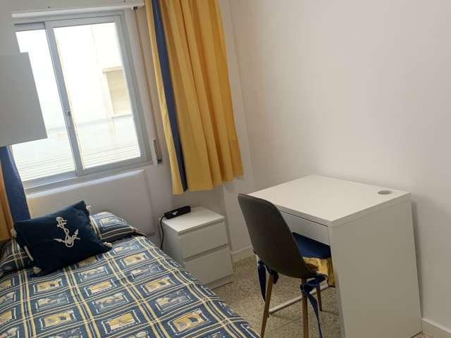 Habitación en piso compartido de 4 habitaciones en alquiler en Jardín de Málaga