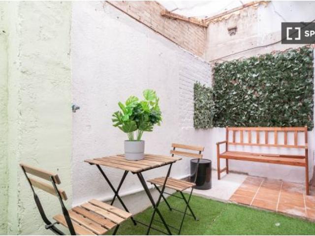 Habitación en piso compartido de 4 habitaciones en alquiler en La Sagrada Familia, gastos incluidos