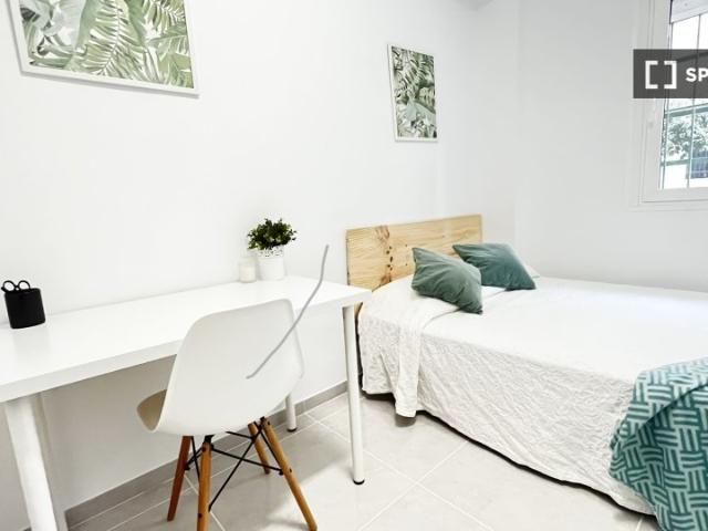 Habitación en piso compartido de 4 habitaciones en alquiler en Las Avenidas