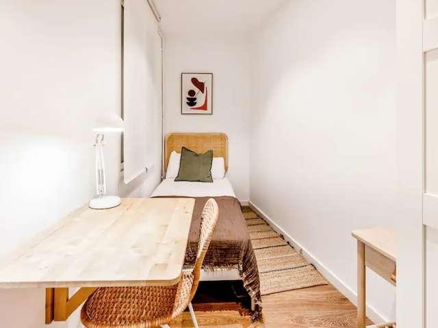 Habitación en piso compartido de 4 habitaciones en alquiler en Navas, Barcelona