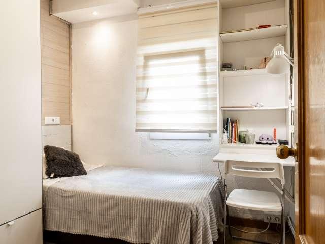 Habitación en piso compartido de 4 habitaciones en alquiler en Opañel, Madrid