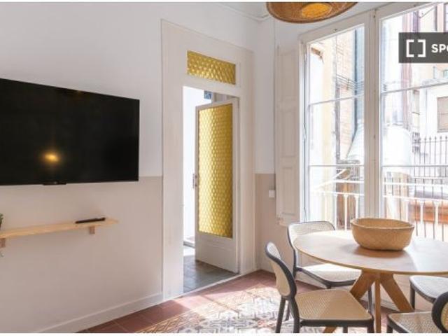 Habitación en piso compartido de 4 habitaciones en alquiler en Sant Andreu, solo profesionales
