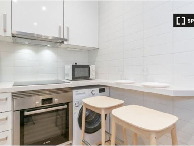 Habitación en piso compartido de 4 habitaciones en alquiler en Sant Gervasi Galvany, ideal para prof