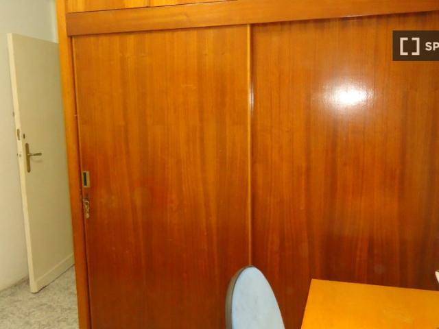 Habitación en piso compartido de 4 habitaciones en Ciudad Jardín, Córdoba
