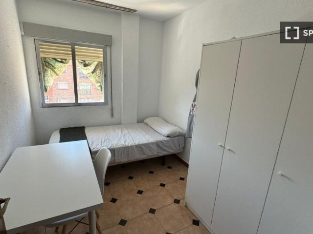 Habitación en piso compartido de 4 habitaciones en Getafe, Madrid