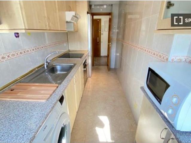 Habitación en piso compartido de 4 habitaciones en Getafe, solo para profesionales