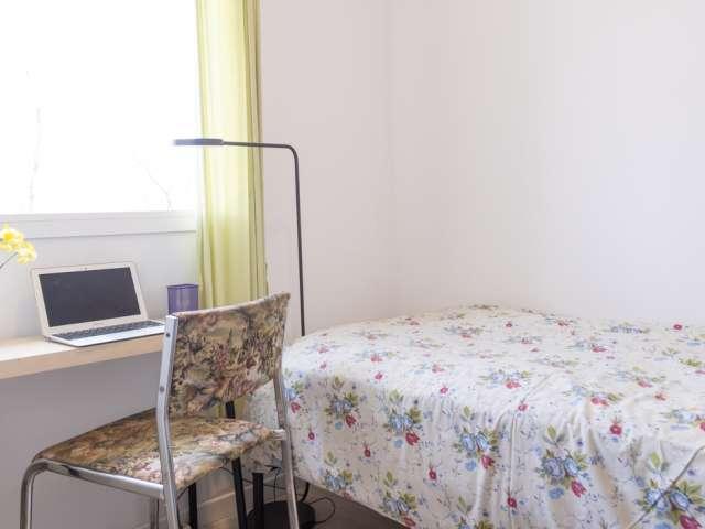Habitación en piso compartido de 4 habitaciones en Moscardó, Madrid
