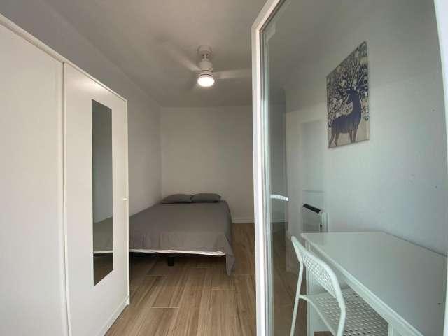 Habitación en piso compartido de 4 habitaciones en Numancia, Madrid