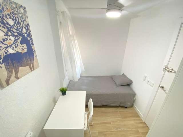 Habitación en piso compartido de 4 habitaciones en Numancia, Madrid
