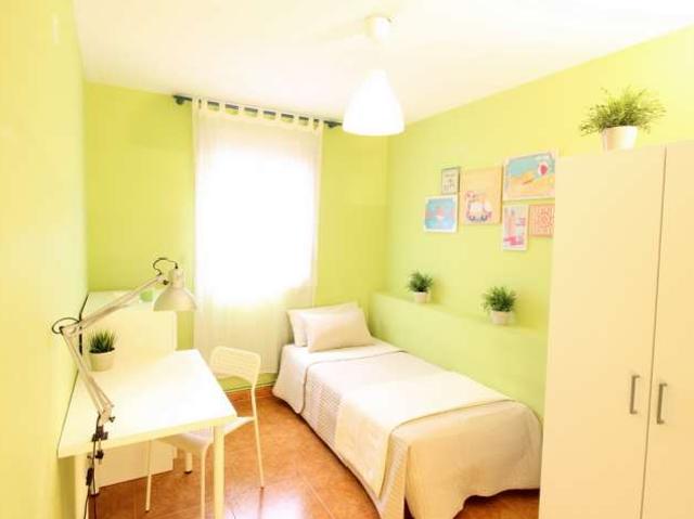Habitación en piso compartido de 4 habitaciones en Opañel, Madrid