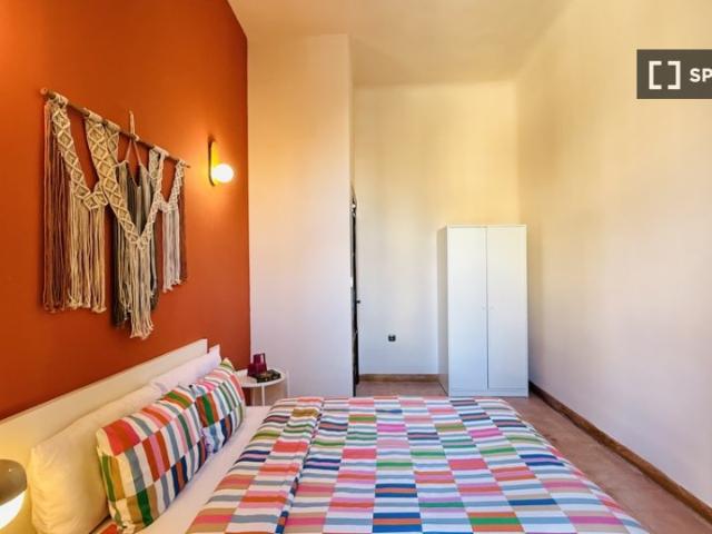 Habitación en piso compartido de 6 habitaciones en San Ildefonso, Granada