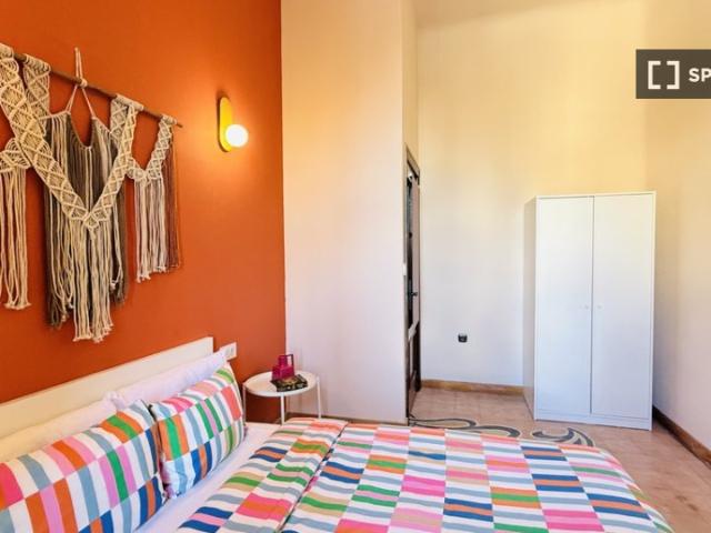 Habitación en piso compartido de 6 habitaciones en San Ildefonso, Granada