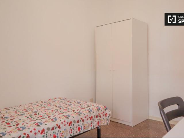 Habitación en piso compartido en alquiler en Pradolongo, Madrid