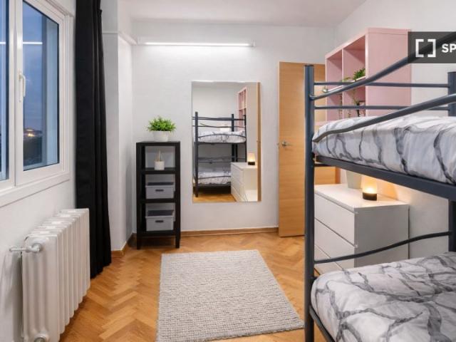Habitación en piso compartido de 4 habitaciones, San Andrés, Madrid