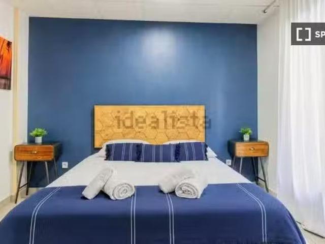 Habitación en piso compartido de 5 habitaciones, Zaragoza