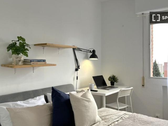 Habitación en piso compartido en alquiler en Aluche, Madrid