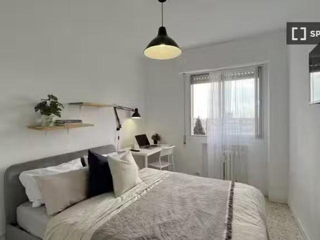 Habitación en piso compartido de 5 habitaciones, Aluche, Madrid