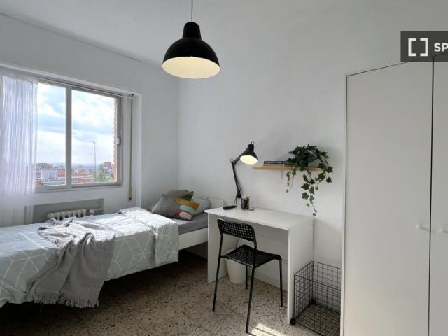 Habitación en piso compartido en alquiler en Aluche, Madrid