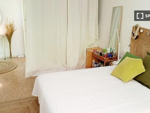 Habitación en piso compartido de 5 habitaciones, Centro Histórico, Almería