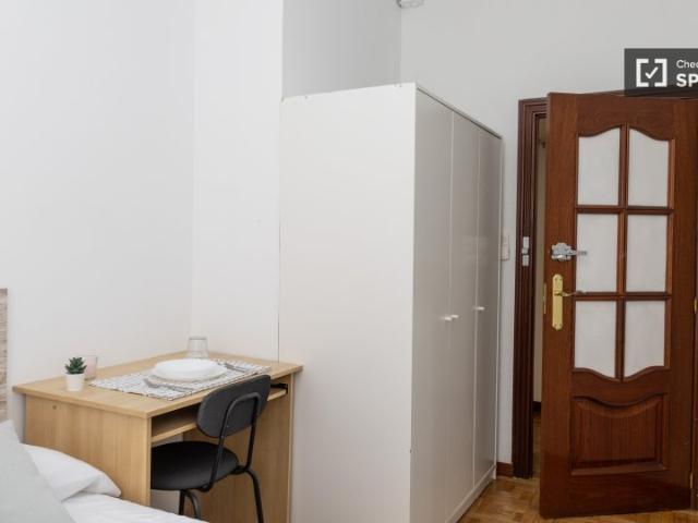 Habitación en piso compartido de 5 habitaciones, Cuatro Caminos, Madrid