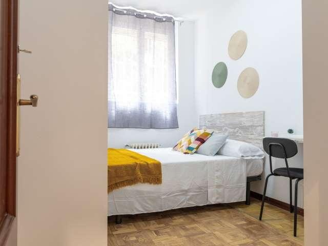 Habitación en piso compartido de 5 habitaciones, Cuatro Caminos, Madrid