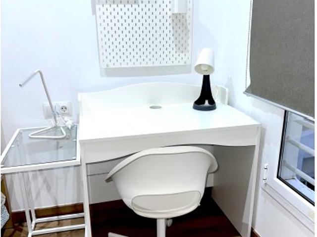 Habitación en piso compartido de 5 habitaciones, El Raval