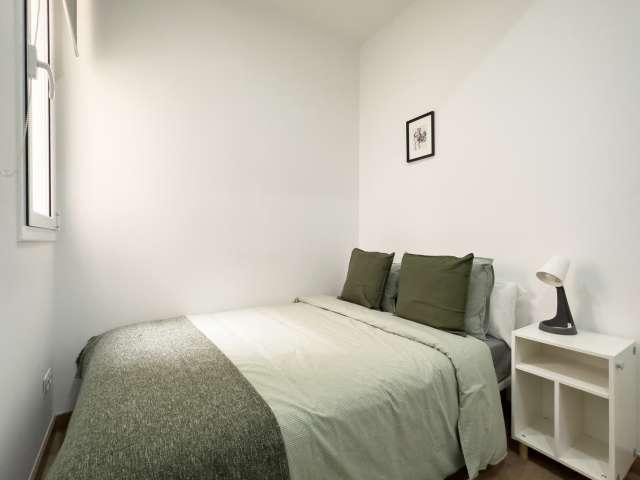 Habitación en piso compartido de 5 habitaciones, El Raval