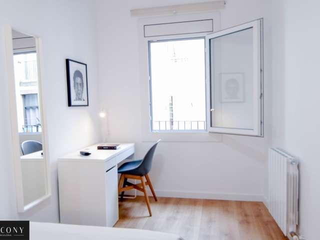 Habitación en piso compartido de 5 habitaciones, El Raval