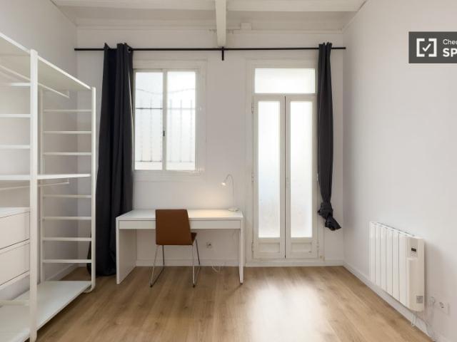 Habitación en piso compartido en alquiler en El Raval, Barcelona