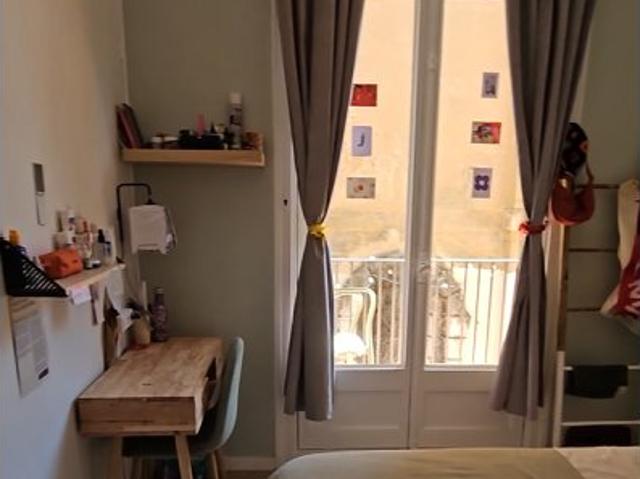 Habitación en piso compartido de 5 habitaciones, El Raval, Barcelona