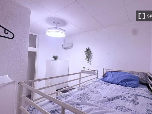 Habitación en piso compartido de 5 habitaciones, El Raval, Barcelona