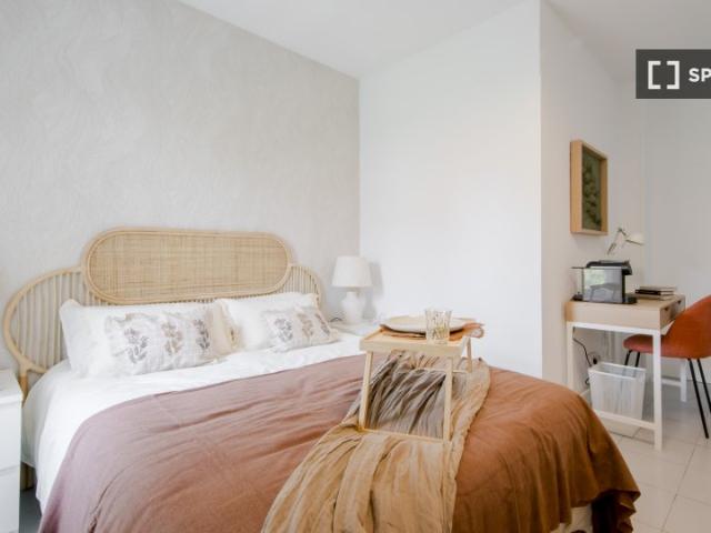 Habitación en piso compartido de 5 habitaciones en Almenara, Madrid