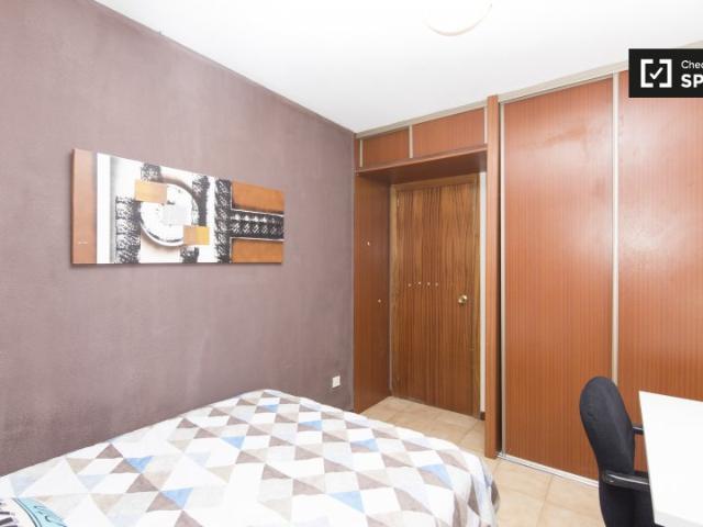 Habitación en piso compartido de 5 habitaciones en Alcalá de Henares