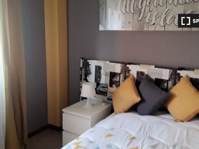 Habitación en piso compartido de 5 habitaciones en Alcalá de Henares