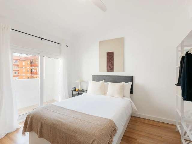 Habitación en piso compartido de 5 habitaciones en alquiler en Trinitat, Valencia