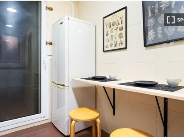 Habitación en piso compartido de 5 habitaciones en alquiler en Vila de Gràcia, perfecta para profesi