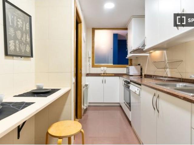 Habitación en piso compartido de 5 habitaciones en alquiler en Vila de Gràcia, perfecta para profesi