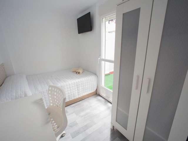 Habitación en piso compartido de 5 habitaciones en alquiler en Aiora, Valencia