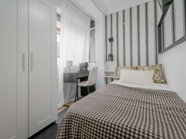 Habitación en piso compartido de 5 habitaciones en alquiler en Almenara, Madrid