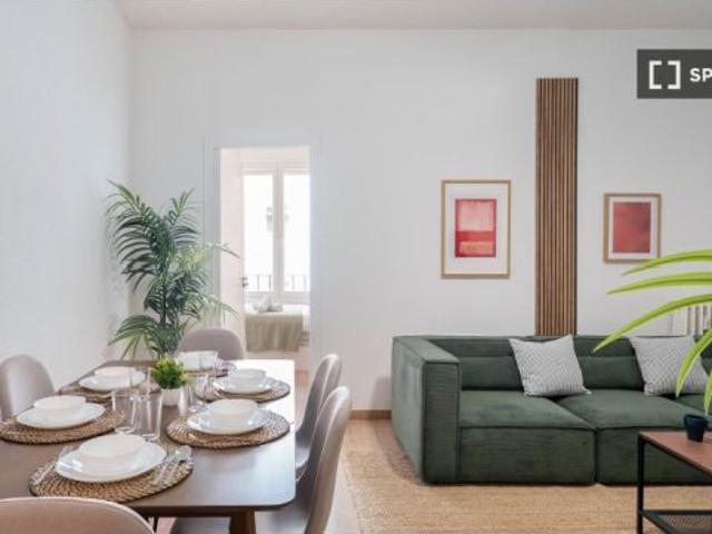 Habitación en piso compartido de 5 habitaciones en alquiler en Gaztambide, Madrid, gastos incluidos